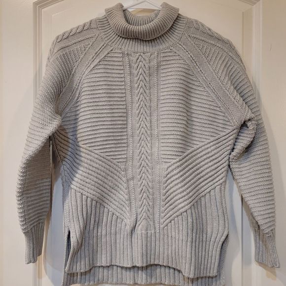 Banana Republic Sweaters - Banana Republic Women's Light Gray Cotton Turtleneck Long Sleeve Sweater